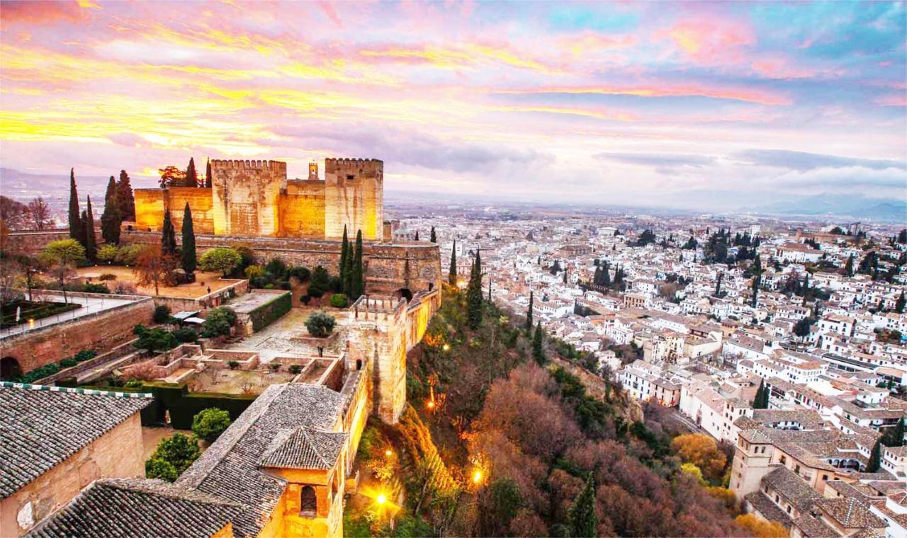Apartasuite Centro Historico Atico Tranquilo Y Luminoso En El Corazon De Granada Exteriör bild