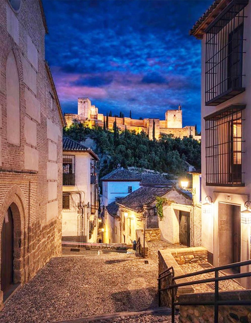 Apartasuite Centro Historico Atico Tranquilo Y Luminoso En El Corazon De Granada Exteriör bild